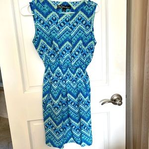 Summer dress with zipper pockets